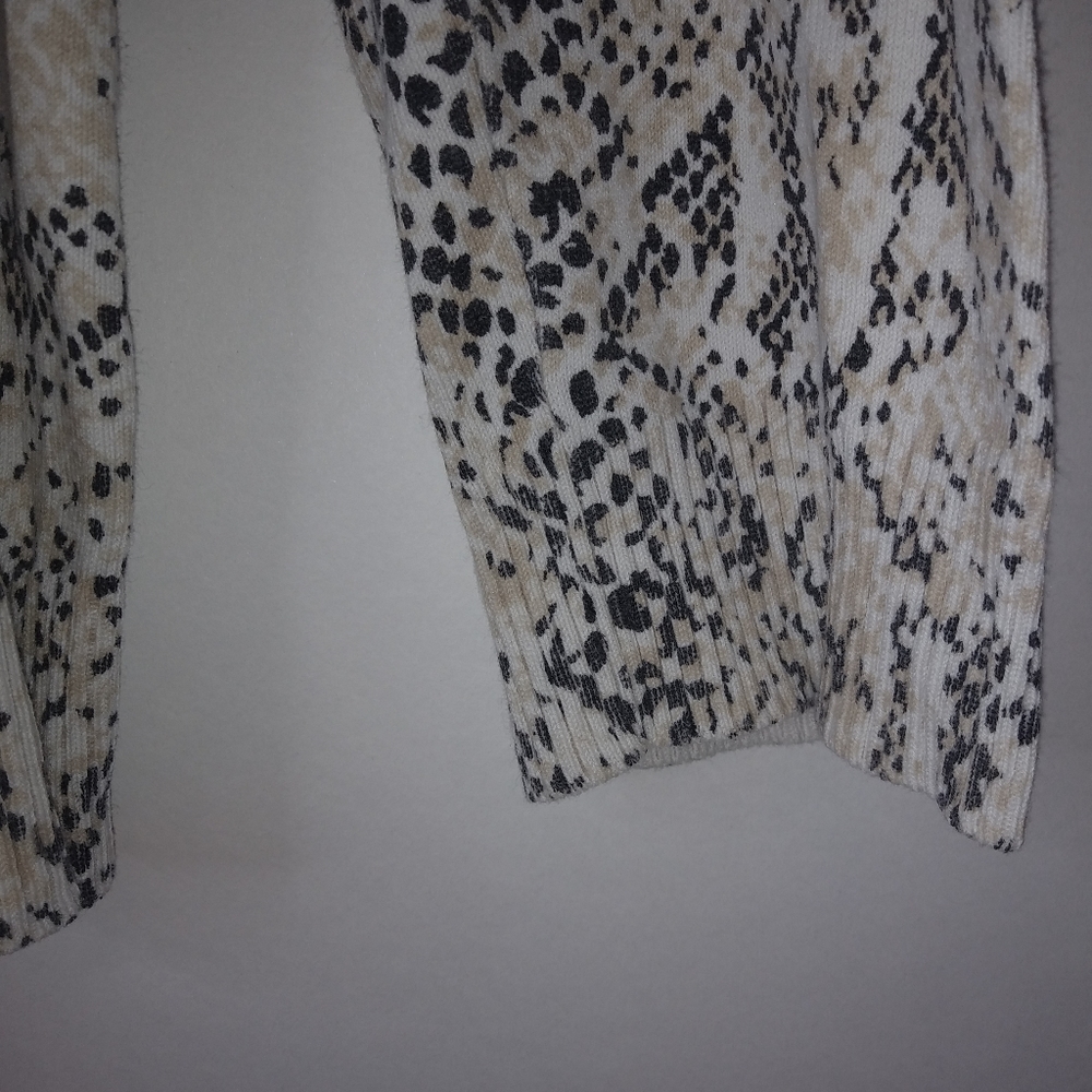 Soma L Creme Snakeskin Zip Up Athletic Jacket - Picture 9 of 9